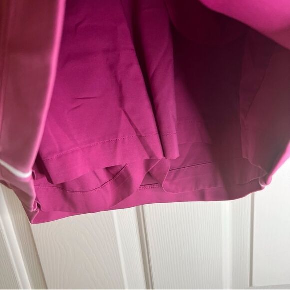 Fairway and Greene Golf Skort, Size Small.  Built in Shorts. Excellent Condition - Picture 4 of 5